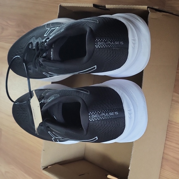 NIB Asics Gel-Pulse 15 Black Running Shoes Men’s Size 11.5 - Picture 9 of 12